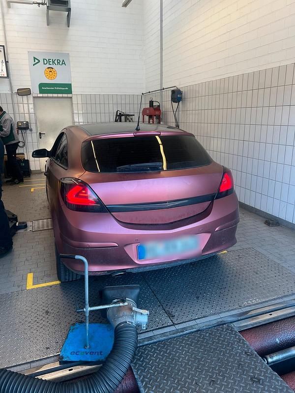 Blau Gebraucht 2009 Opel Astra GTC Kleinwagen | 2.300 € (Superpreis) - Bild 1/4