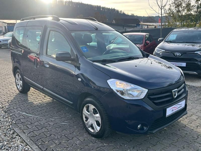Blau Gebraucht 2014 Dacia Dokker Lauréate Van / Kleinbus | 5.999 € (Fairer Preis) - Bild 1/4