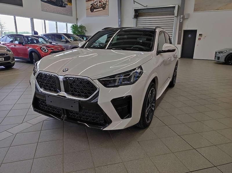 Weiß Gebraucht 2024 BMW X2 SUV | 43.990 € (Teuer) - Bild 1/4