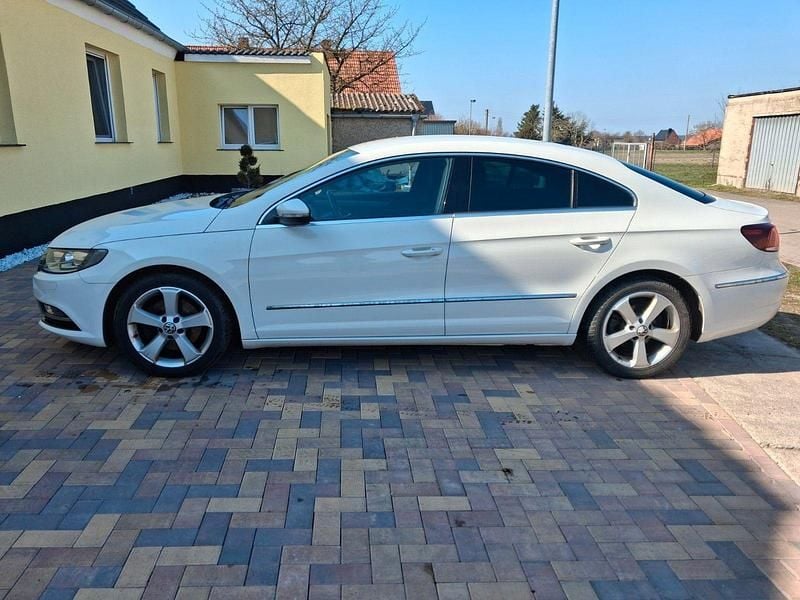 Gebraucht VW Passat 177 PS (130 kW) 2014 Weiß Coupé