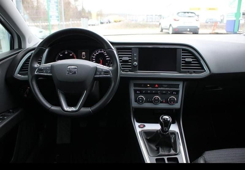 Używany Seat Leon XCELLENCE 150 KM (110 kW) 2017 Biały Sedan/Limuzyna