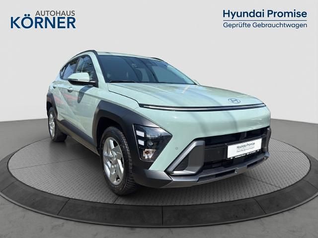 Gruen Gebraucht 2024 Hyundai Kona Trend SUV | 25.900 € (Fairer Preis) - Bild 1/4