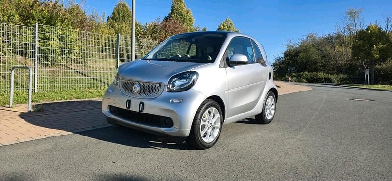 Silber Gebraucht 2015 Smart ForTwo Coupé Coupé | 8.200 € - Bild 1/4