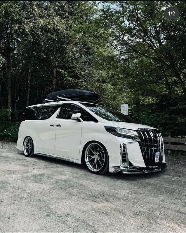 Weiß Gebraucht 2018 Toyota Alphard Executive Van / Kleinbus | 44.999 € - Bild 1/4