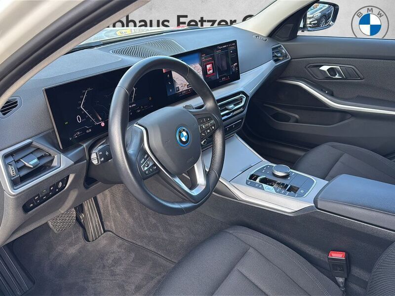 Gebraucht BMW 320 163 PS (119 kW) 2022 Weiß Limousine