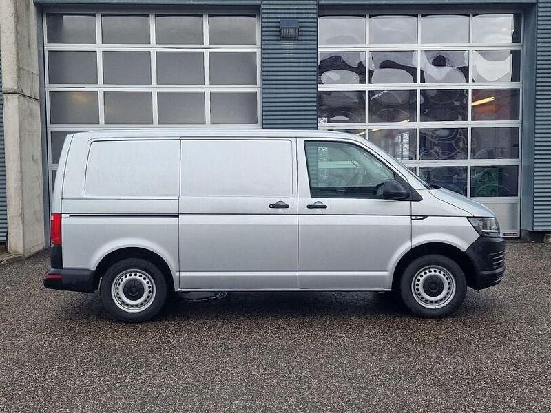 Gebraucht VW Transporter 102 PS (75 kW) 2020 Reflexsilber Van