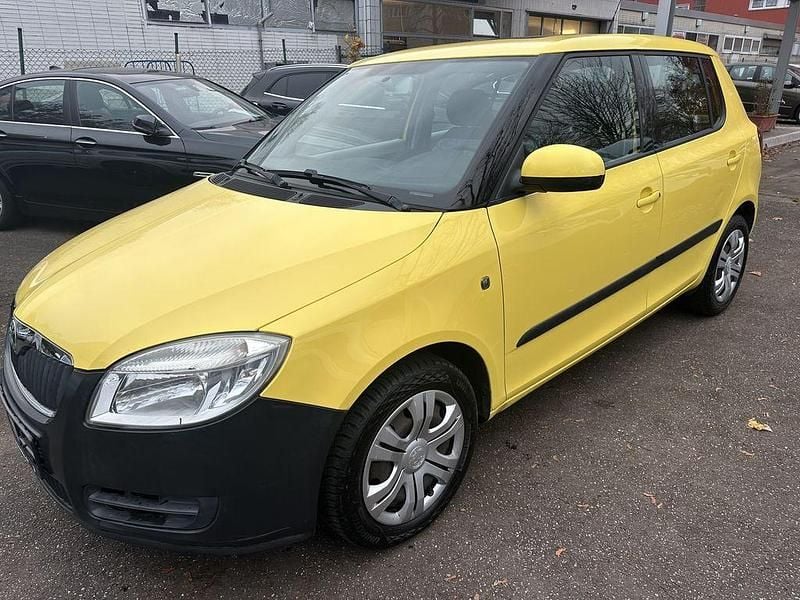 Gelb Gebraucht 2007 Skoda Fabia Limousine | 1.990 € (Guter Preis) - Bild 1/4