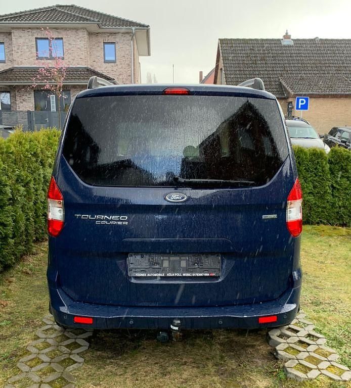Gebraucht Ford Tourneo Courier Titanium 101 PS (74 kW) 2017 Blau Van / Kleinbus