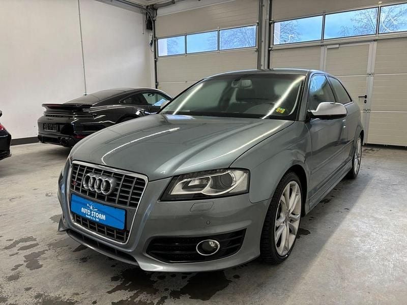 Grau Gebraucht 2011 Audi S3 Sport Limousine | 13.499 € (Superpreis) - Bild 1/4