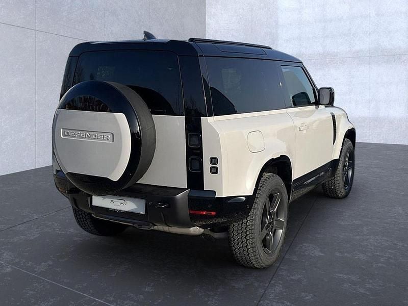 Neu Land Rover Defender SE Dynamic 249 PS (183 kW) 2026 Borasco grey SUV