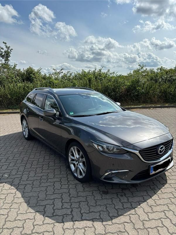 Grau Gebraucht 2017 Mazda 6 Edition Kombi | 15.899 € (Fairer Preis) - Bild 1/4