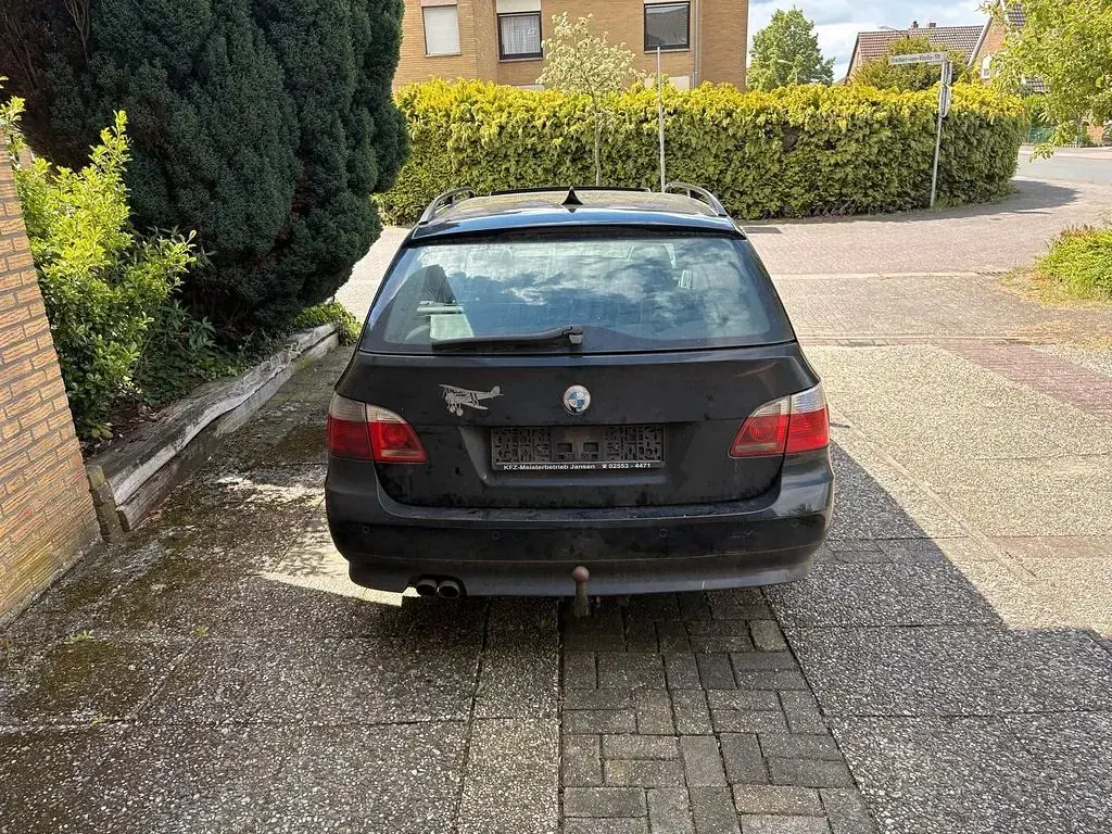 Gebraucht BMW 525 170 PS (125 kW) 2004 Blau Kombi