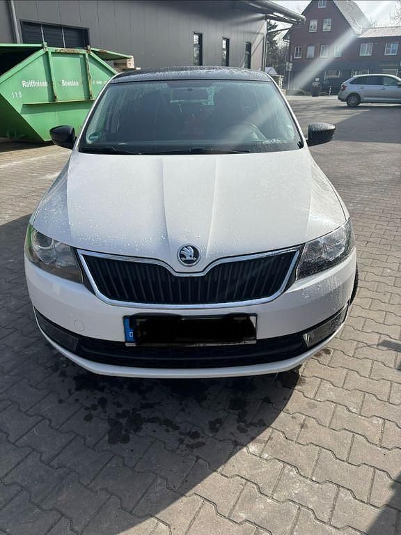 Gebraucht Skoda Rapid Ambition 105 PS (77 kW) 2014 Weiß Kleinwagen