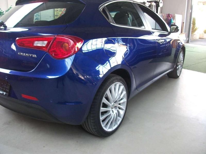 Gebraucht Alfa Romeo Giulietta 120 PS (88 kW) 2017 Blau Kleinwagen