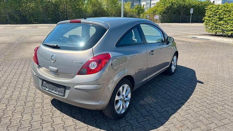 Gebraucht Opel Corsa 69 PS (50 kW) 2013 Gold Kleinwagen