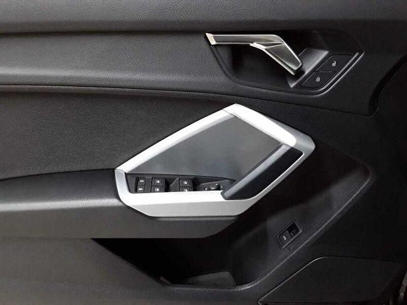 Gebraucht Audi Q3 Advanced 150 PS (110 kW) 2022 Mythosschwarz metallic SUV