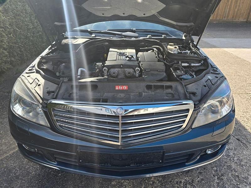 Gebraucht Mercedes C200 Elegance 184 PS (135 kW) 2009 Grau Limousine