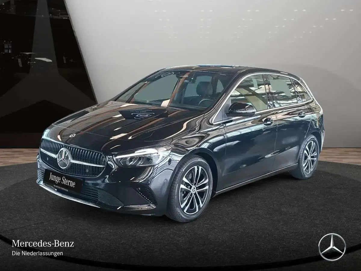 Gebraucht Mercedes B180 Progressive 116 PS (85 kW) 2025 Kosmosschwarz Kleinwagen