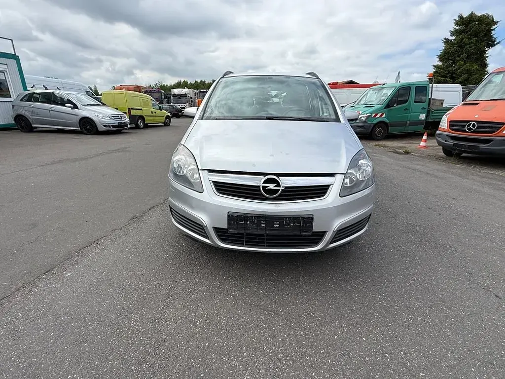 Gebraucht Opel Zafira Edition 140 PS (102 kW) 2006 Silber Van / Kleinbus