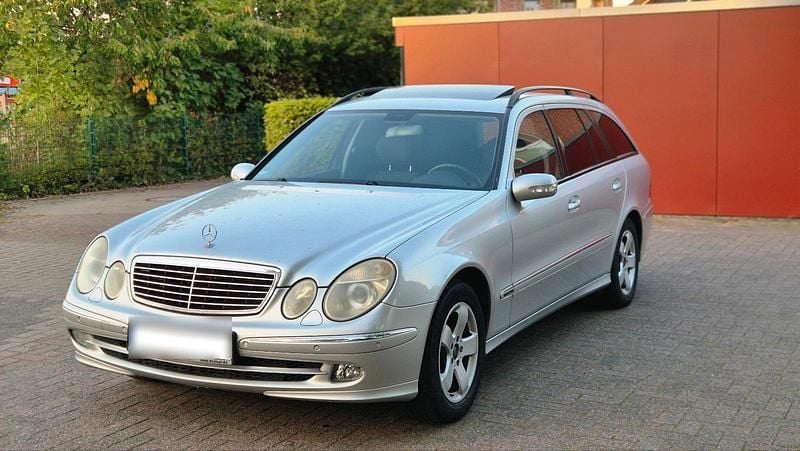 Silber Gebraucht 2006 Mercedes E280 Avantgarde Kombi | 2.850 € (Guter Preis) - Bild 1/4