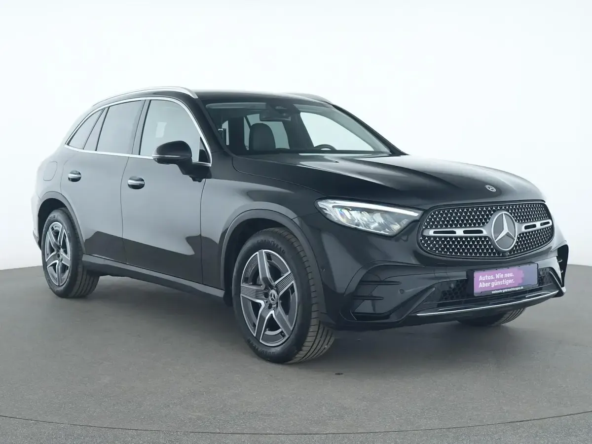 Gebraucht Mercedes GLC300 AMG line 269 PS (197 kW) 2024 Schwarz SUV