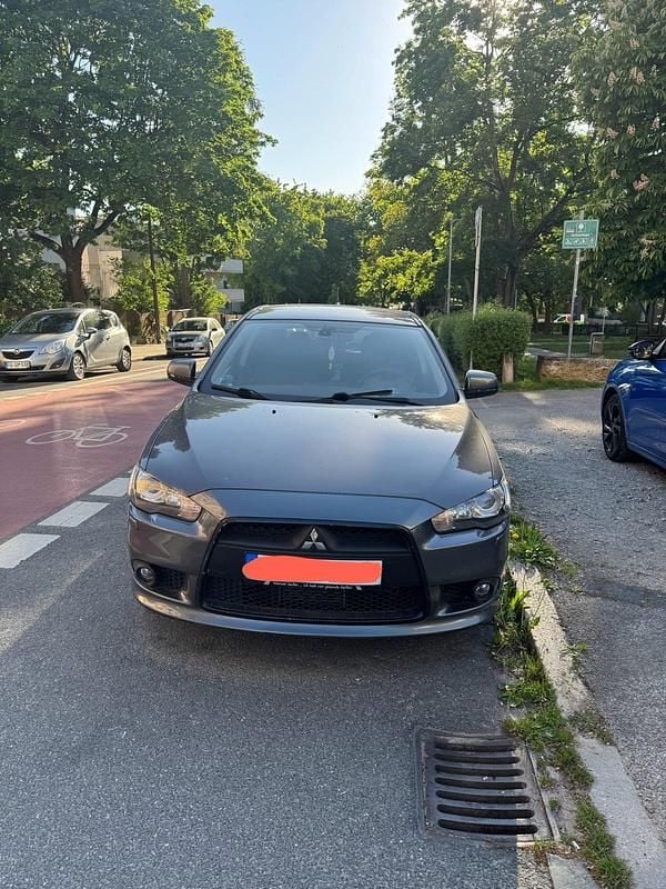 Grau Gebraucht 2011 Mitsubishi Lancer Edition Limousine | 2.000 € (Superpreis) - Bild 1/4