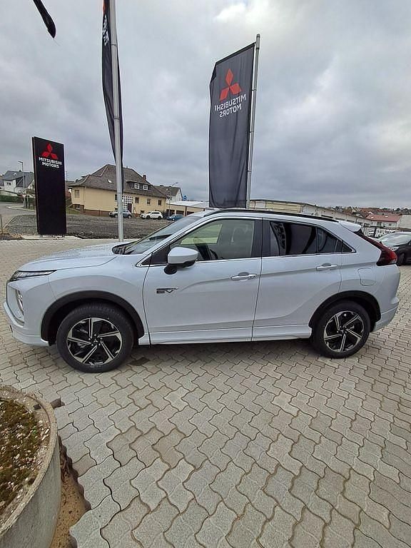 Gebraucht Mitsubishi Eclipse Cross Plus 98 PS (72 kW) 2024 Weiß SUV
