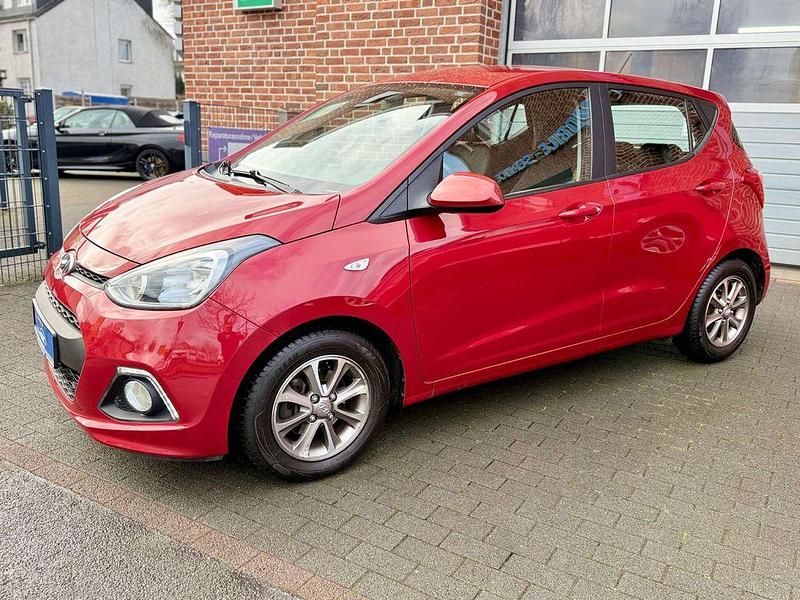 Gebraucht Hyundai i10 Intro Edition 87 PS (63 kW) 2014 Red passion / mic Kleinwagen