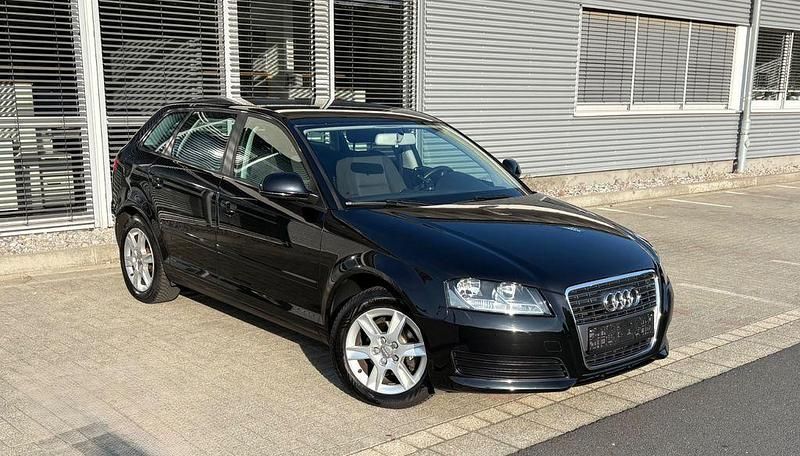 Schwarz Gebraucht 2010 Audi A3 Attraction Limousine | 7.290 € (Etwas zu teuer) - Bild 1/4