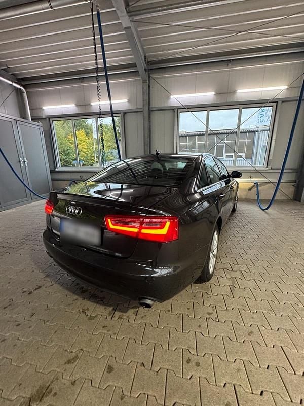 Gebraucht Audi A6 179 PS (131 kW) 2012 Schwarz Limousine
