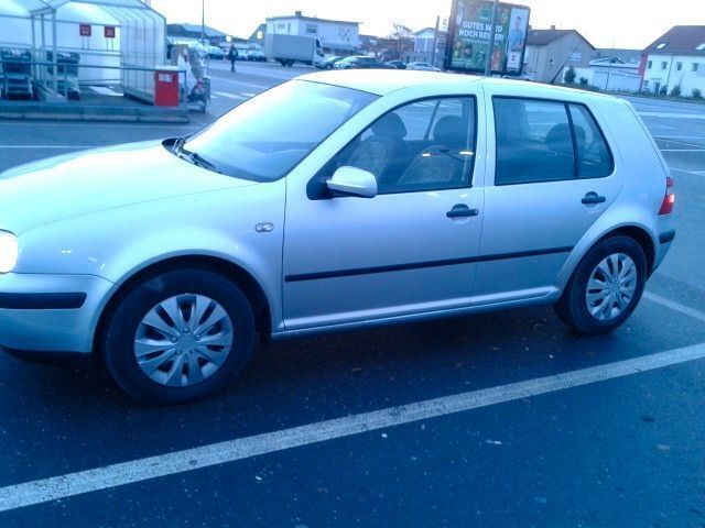 Silber Gebraucht 2003 VW Golf IV Basis Limousine | 4.499 € (Teuer) - Bild 1/1