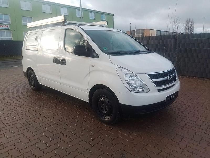 Gebraucht Hyundai H-1 110 PS (80 kW) 2011 Weiß Van / Kleinbus