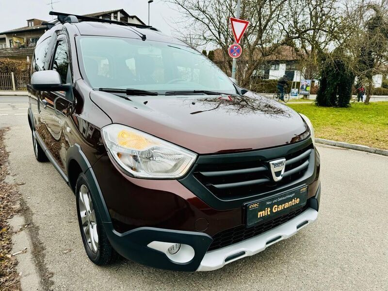 Braun Gebraucht 2017 Dacia Dokker Stepway Van | 8.990 € (Etwas zu teuer) - Bild 1/4