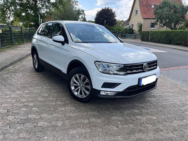 Weiß Gebraucht 2016 VW Tiguan Trendline SUV | 16.999 € (Etwas zu teuer) - Bild 1/4