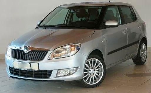 Gebraucht Skoda Fabia Ambiente 86 PS (63 kW) 2011 Silber Kleinwagen