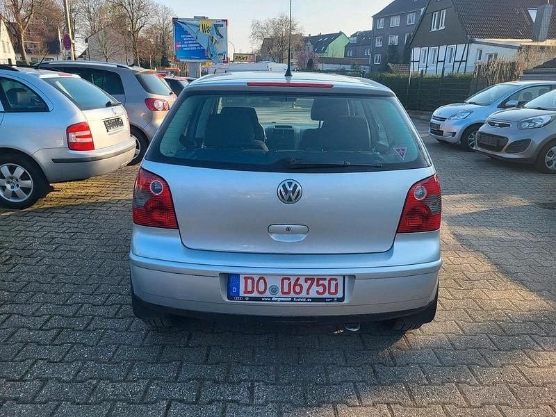 Gebraucht VW Polo 64 PS (47 kW) 2005 Silber Kleinwagen