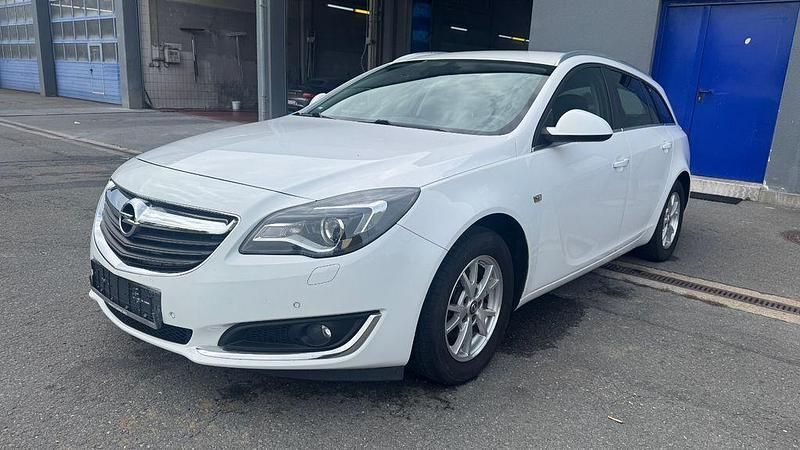 Weiß Gebraucht 2016 Opel Insignia Sport Kombi | 3.499 € (Superpreis) - Bild 1/4