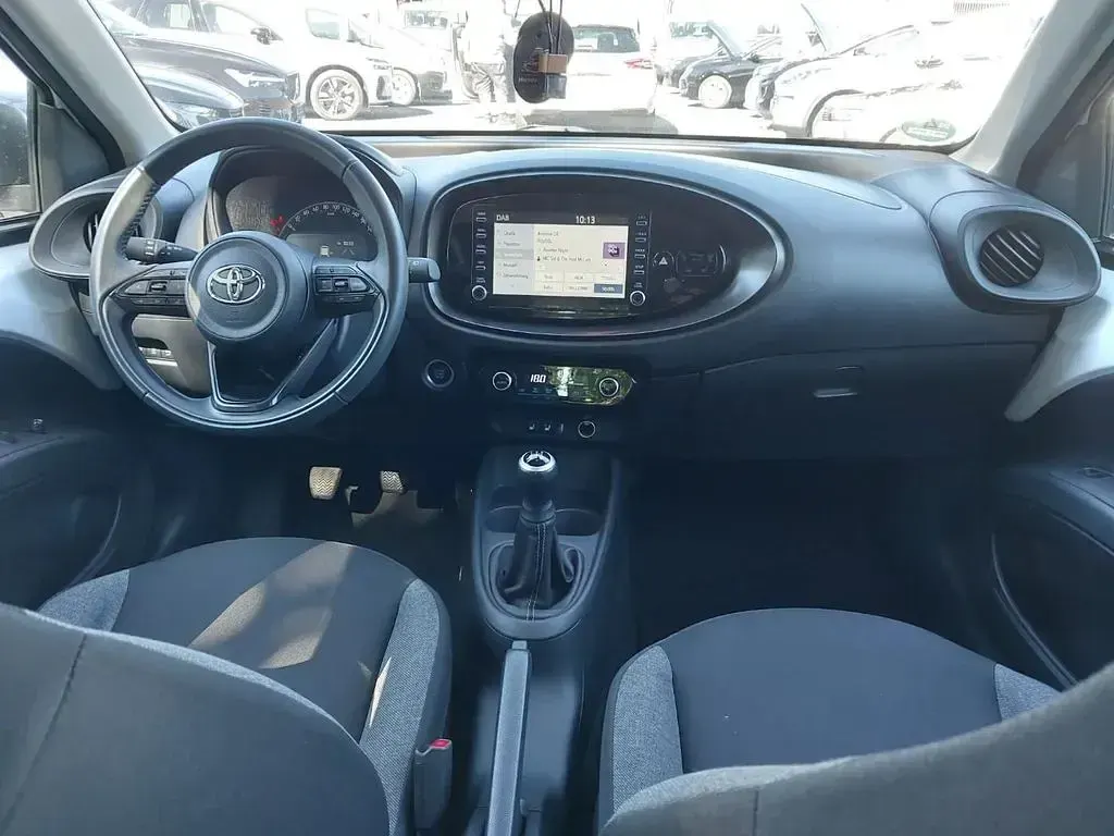 Gebraucht Toyota Aygo X X-play 72 PS (52 kW) 2023 Weiß SUV