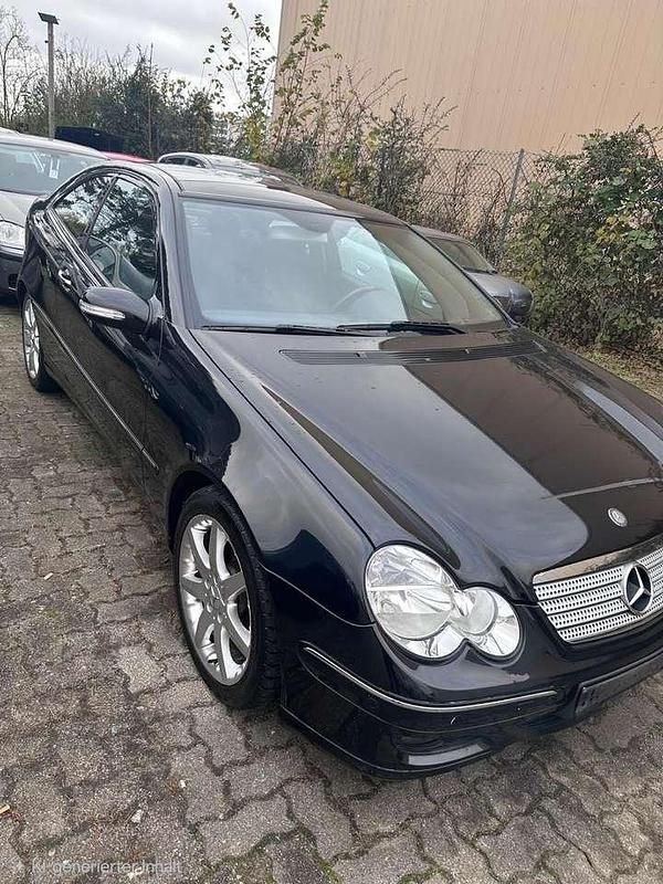 Gebraucht Mercedes C200 163 PS (119 kW) 2006 Blau Coupé
