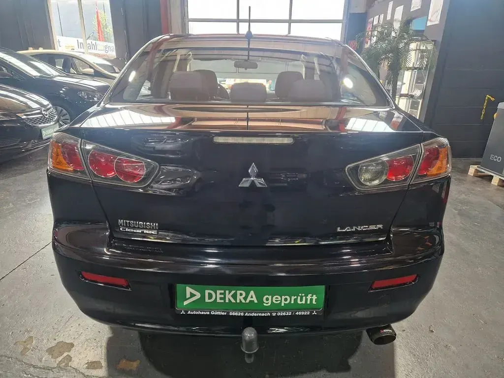 Begagnad Mitsubishi Lancer 117 HK (86 kW) 2015 Svart Sedan