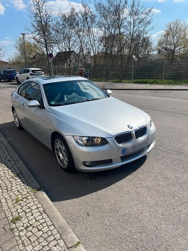 Gebraucht BMW 335 286 PS (210 kW) 2007 Silber Coupé