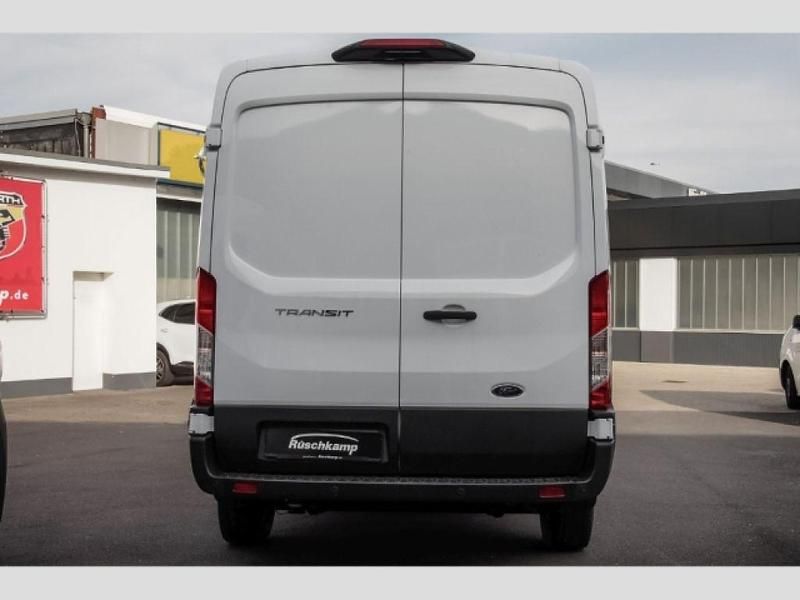 Gebraucht Ford Transit Trend 131 PS (96 kW) 2022 Frozen white Van