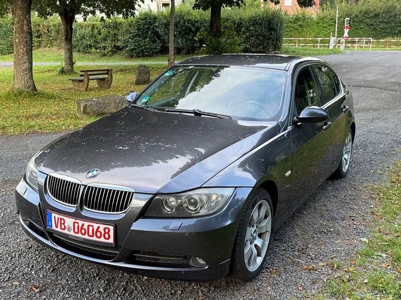 Gebraucht BMW 325 Sport Line 218 PS (160 kW) 2006 Sparkling graphite Limousine