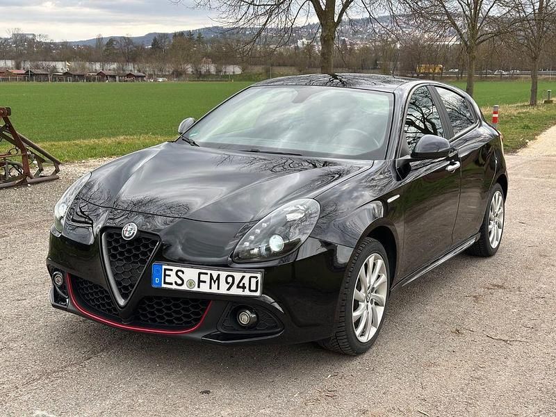 Gebraucht Alfa Romeo Giulietta 150 PS (110 kW) 2017 Schwarz Kleinwagen