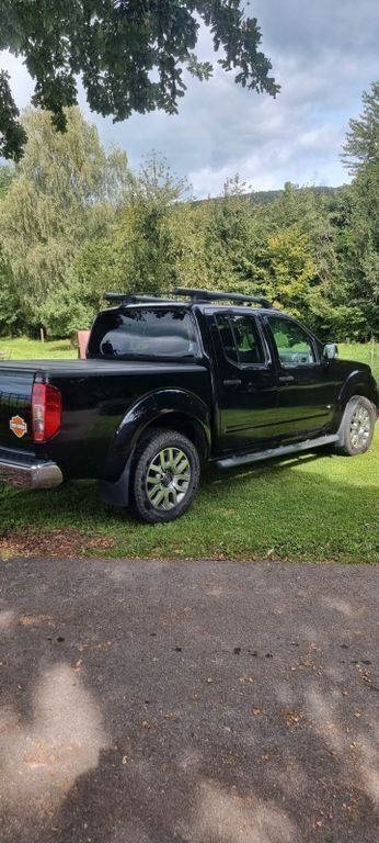 Schwarz Gebraucht 2011 Nissan Navara Abholung | 15.980 € (Teuer) - Bild 1/4