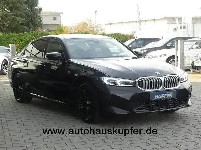 Gebraucht BMW 320 Performance 184 PS (135 kW) 2024 Saphirschwarz Limousine