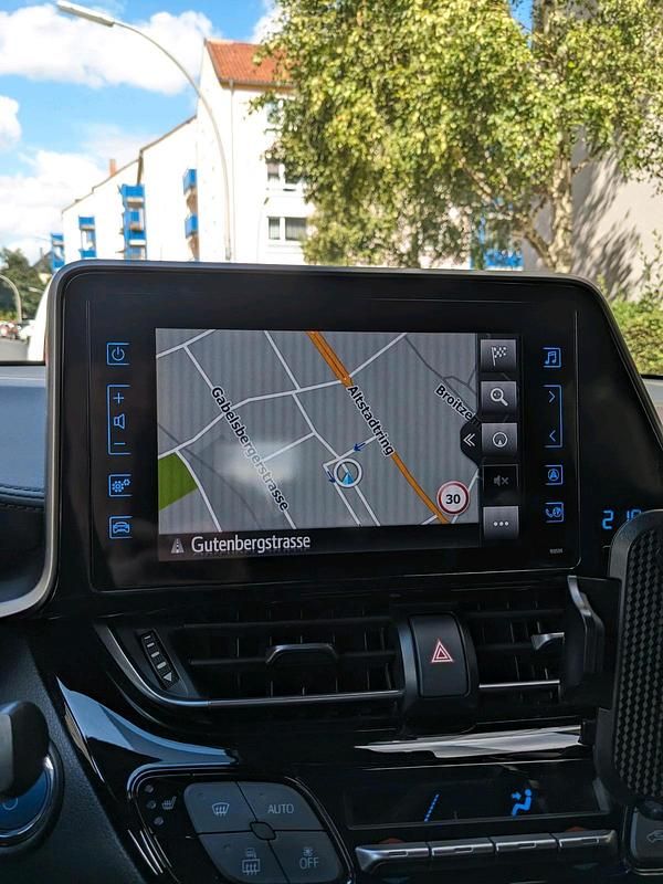 Grau Gebraucht 2019 Toyota C-HR SUV | 17.400 € (Guter Preis) - Bild 1/4