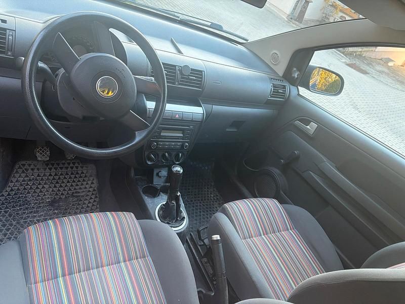 Gebraucht VW Fox 54 PS (39 kW) 2006 Blau Kleinwagen