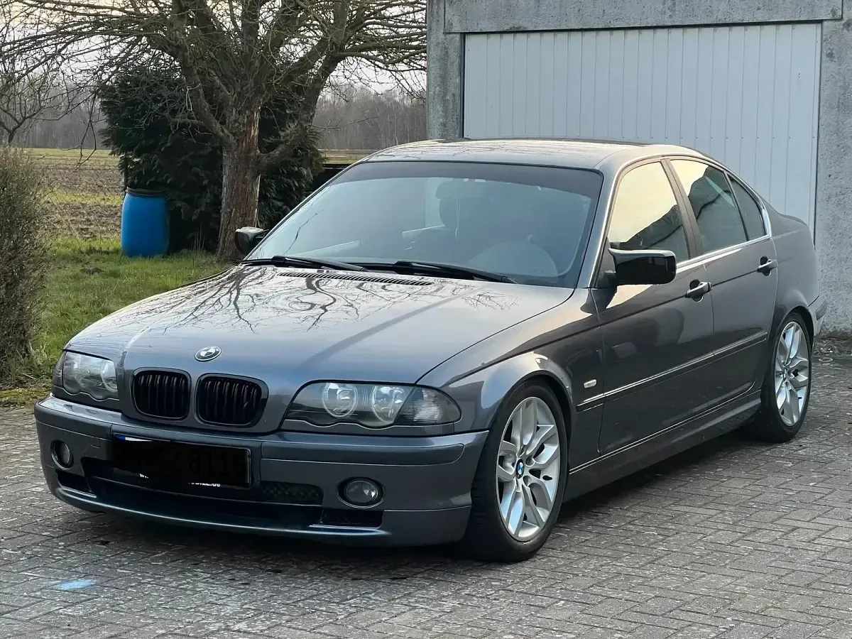Gebraucht BMW 320 M Sport 170 PS (125 kW) 2001 Grau Limousine