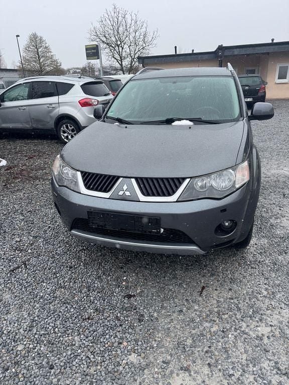 Grau Gebraucht 2007 Mitsubishi Outlander Intense SUV | 2.600 € (Guter Preis) - Bild 1/4